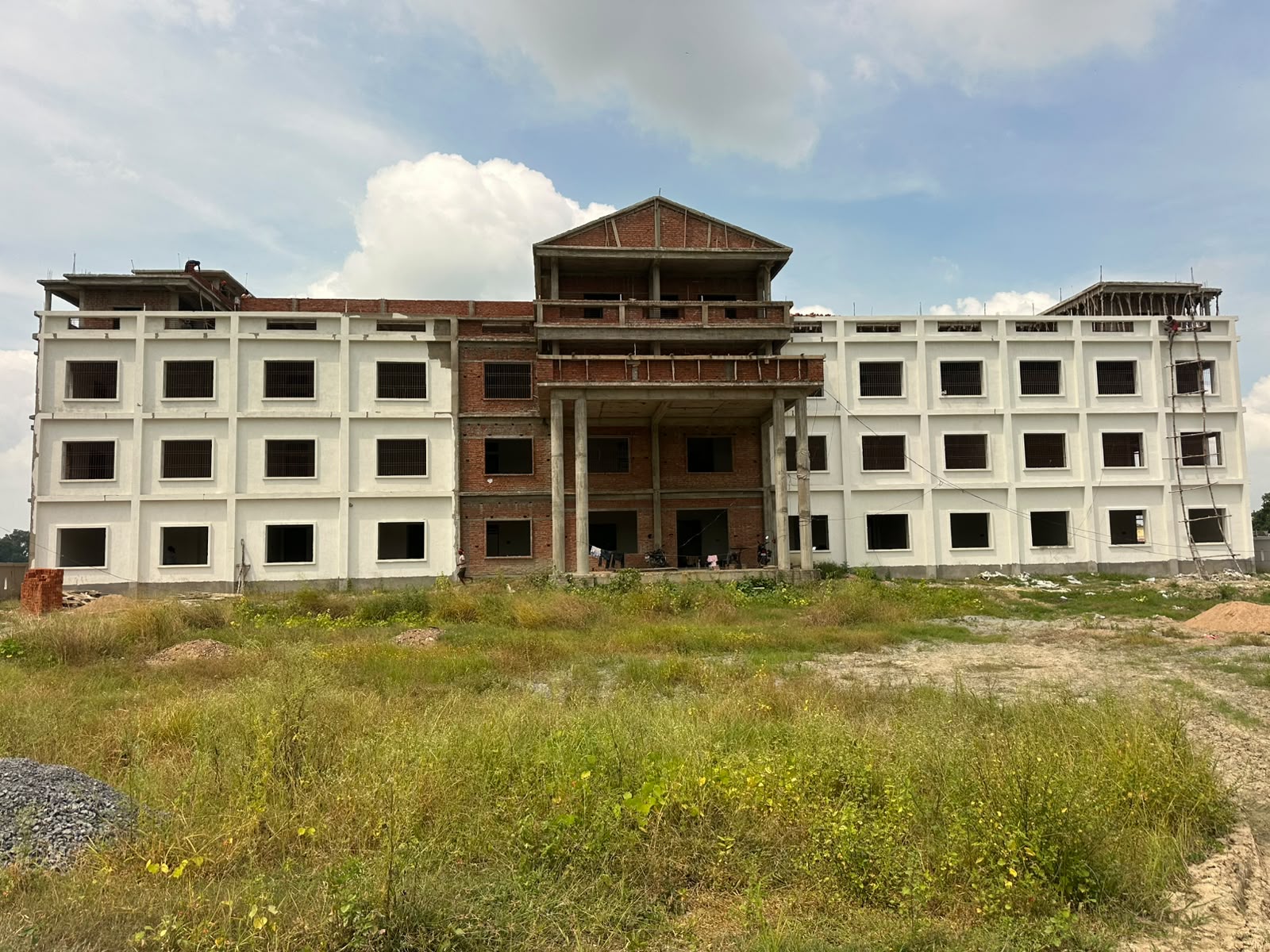School building at Saraswati International School